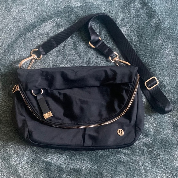 lululemon athletica Handbags - Lululemon Festival Bag